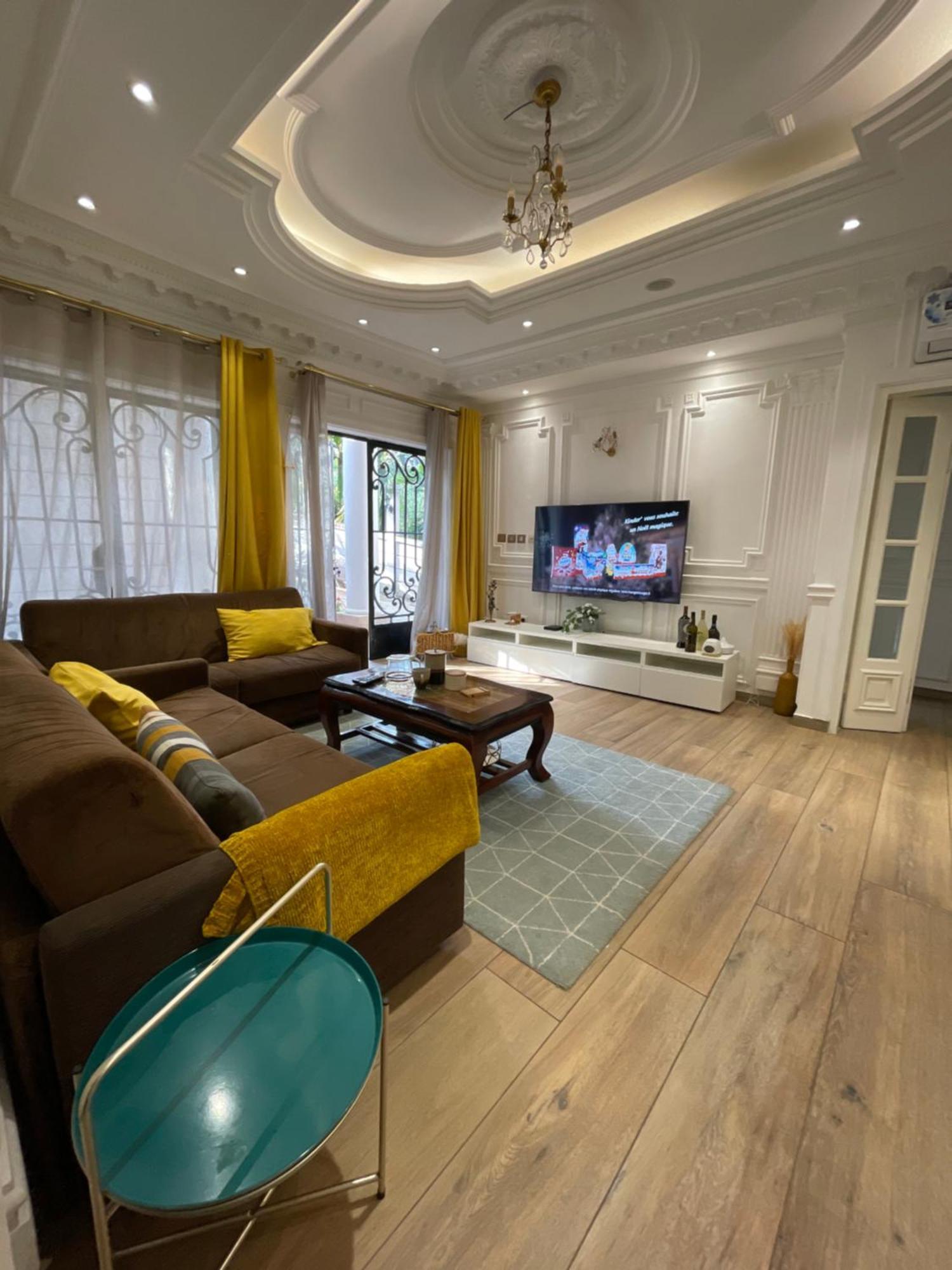 Eve Home Yaounde Luaran gambar
