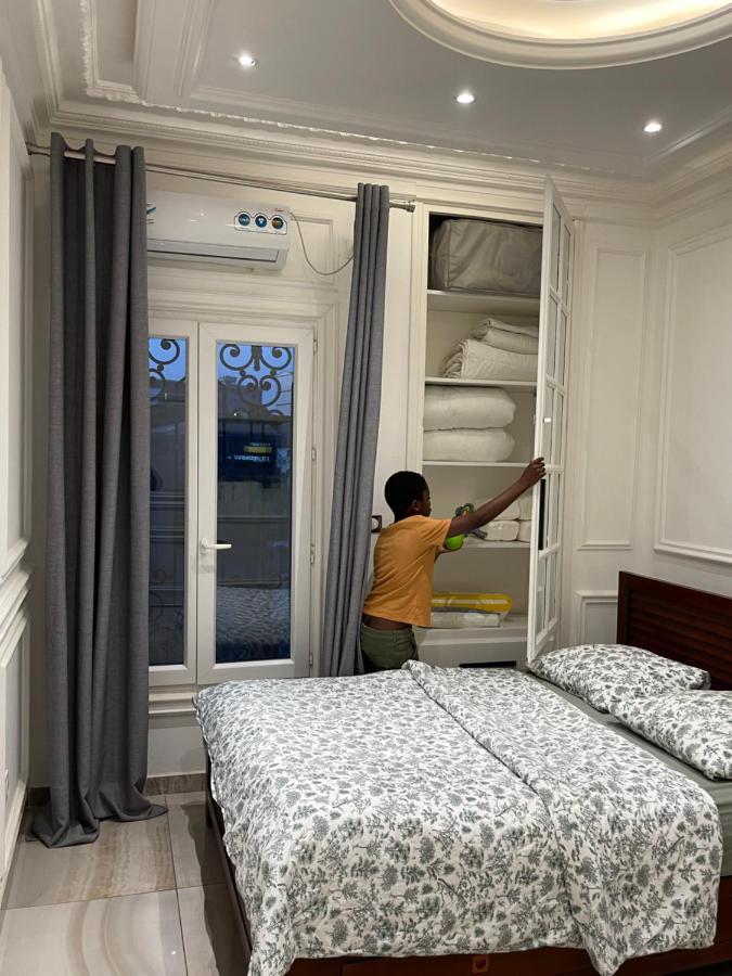 Eve Home Yaounde Luaran gambar